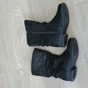 Size9 toddler black boots